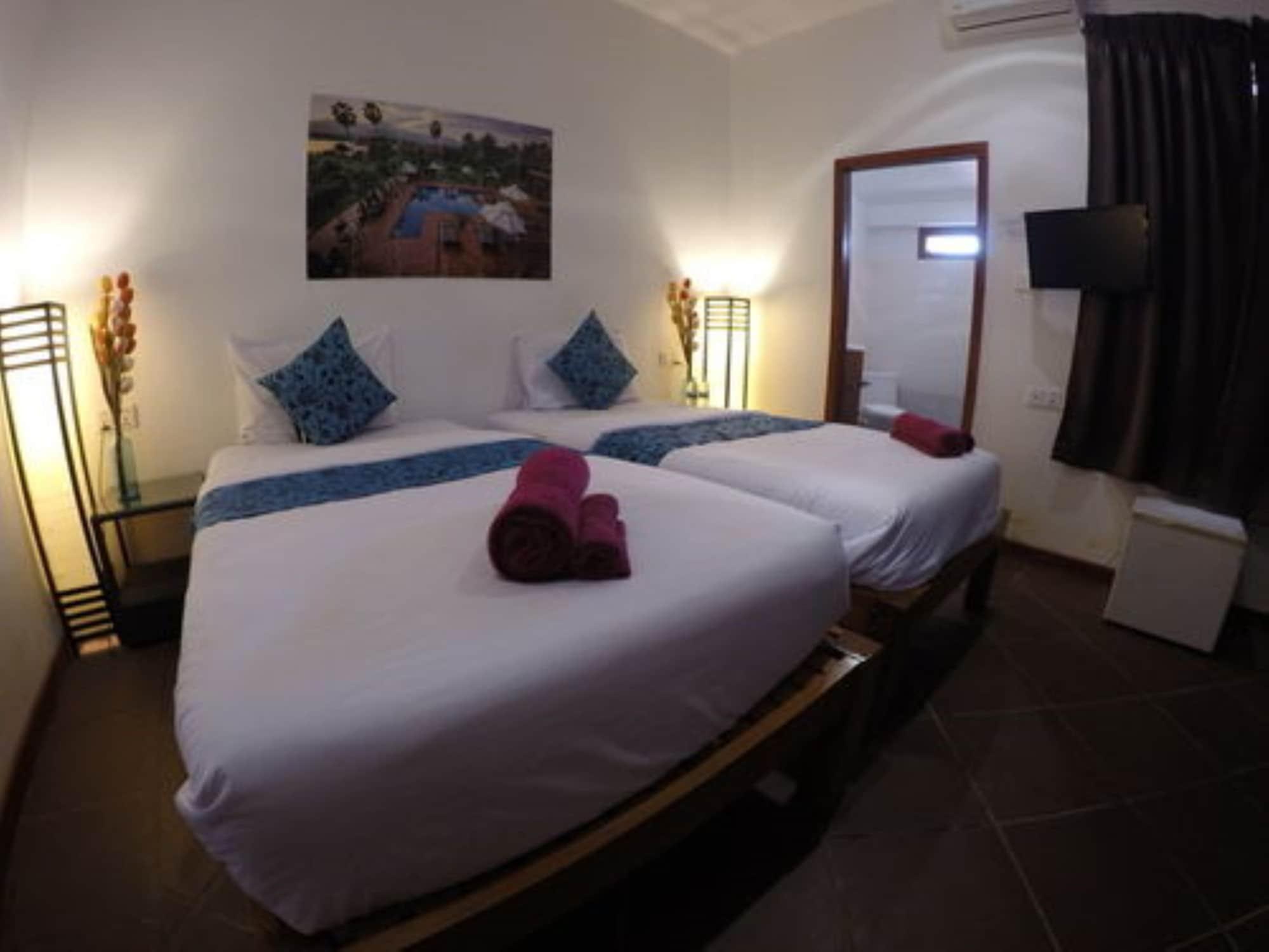 Villa Vedici Kampot Luaran gambar