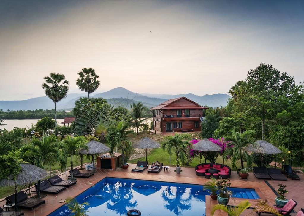 Villa Vedici Kampot Luaran gambar