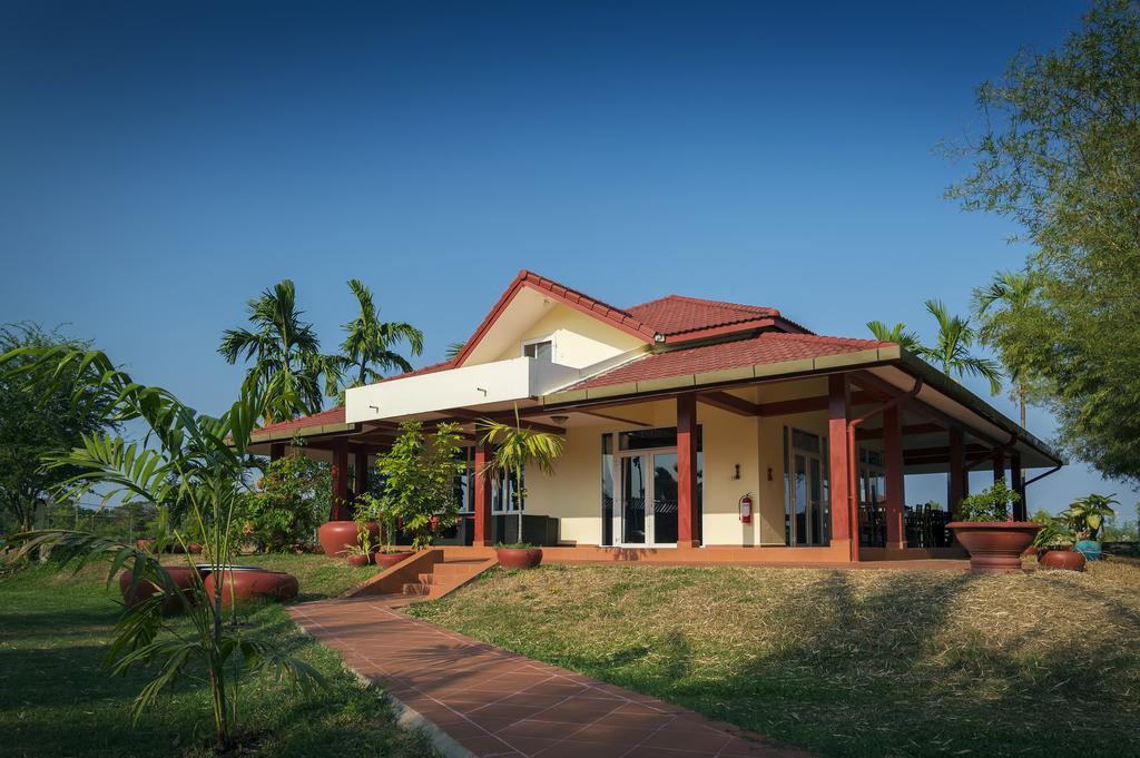 Villa Vedici Kampot Luaran gambar