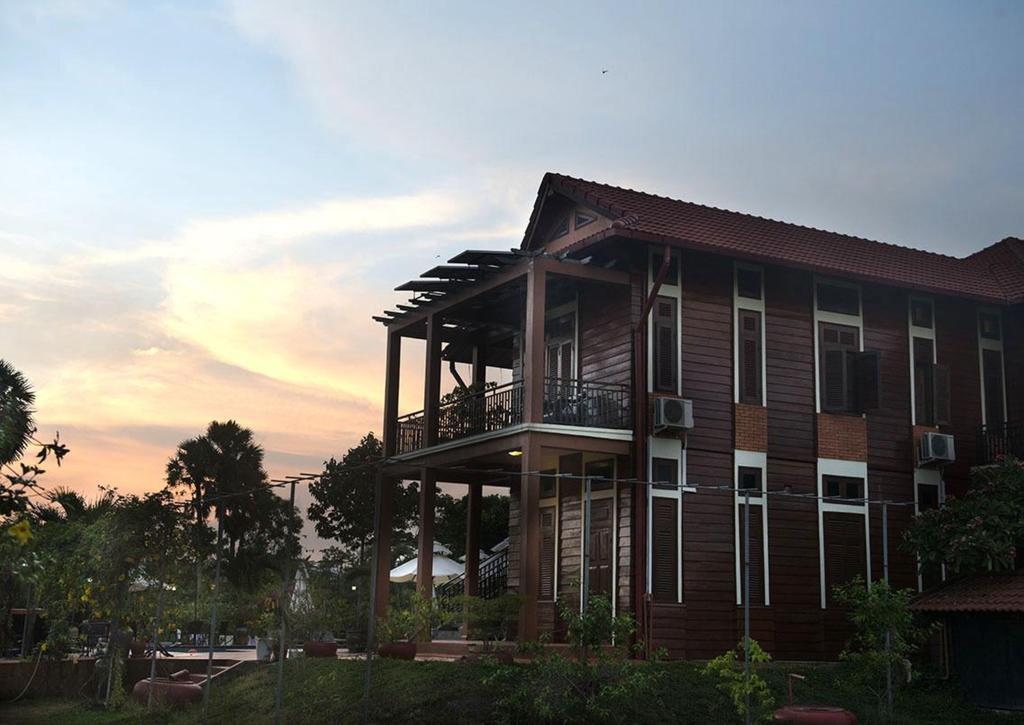 Villa Vedici Kampot Luaran gambar