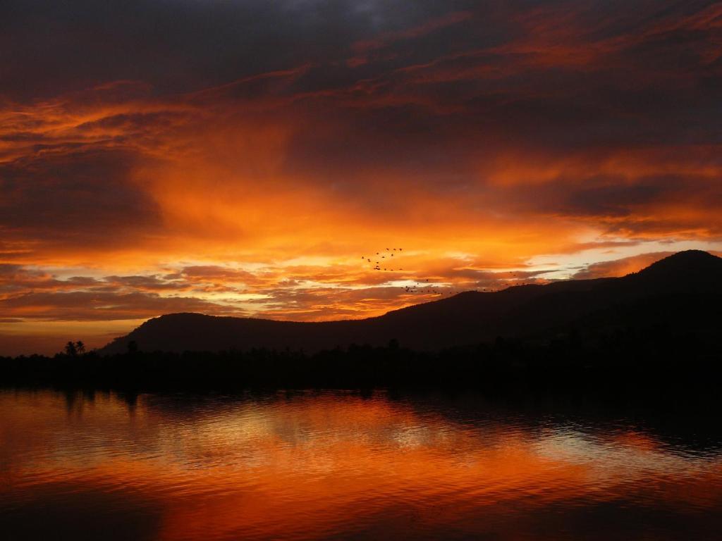 Villa Vedici Kampot Luaran gambar
